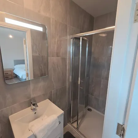 Appartement Stylish Spacious 4 Bedroom House