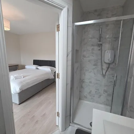 Stylish Spacious 4 Bedroom House