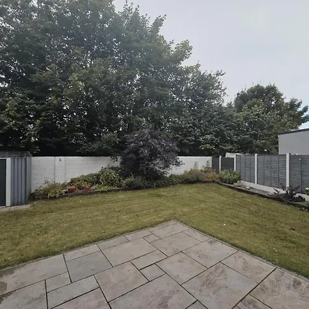 Stylish Spacious 4 Bedroom House Apartamento